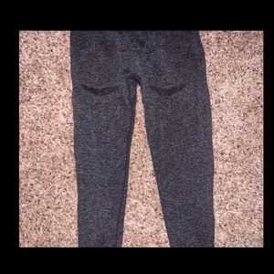 Black speckled contour leggings.